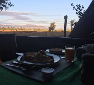 Frühstücksbereich Sentrim Camp, 1. Übernachtung