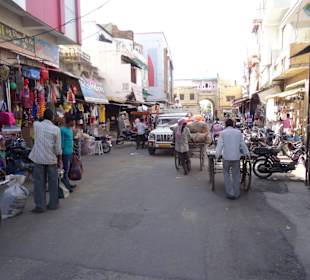 Spaziergang durch die Altstadt von Deogarth