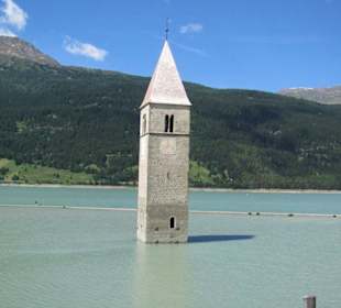 Reschensee mit Kirchturm