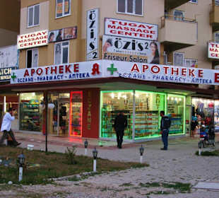 Apotheke gegenüber Delphin Palace Hotel