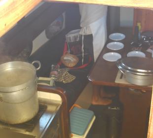 Spaghetti mit Meeresfrüchten in Kombüse zubereitet