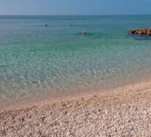 Kiesstrand 100 m entfernt