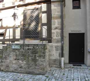 Bühneneingang Kasten