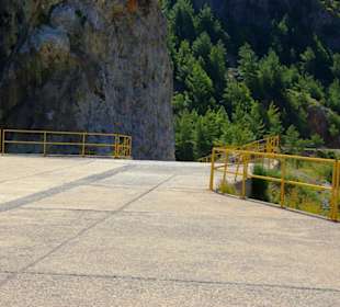 Der Staudamm selbst in voller Pracht