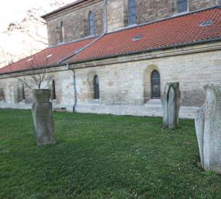 Skulpturen im Klostergarten