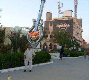 Vor dem Hard Rock Cafe