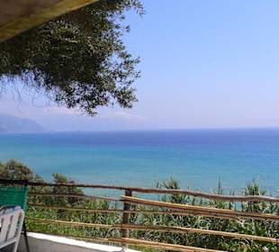 Taverne Bella Vist oberhalb vom Mirtiotissa Strand