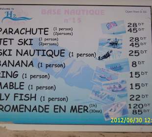 Preistafel für Angebote am Strand