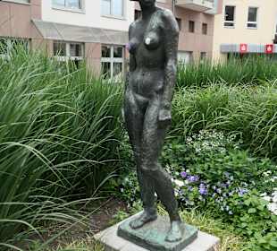 Mädchenplastik am Markt von Burtscheid