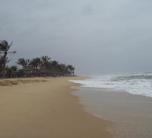 Feinsandig, einsam & menschenleer