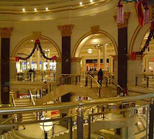 Plaza Norte 2 innen Einkaufsmarkt