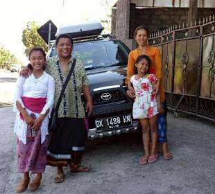 Wayan mit family