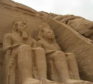 Ramses Statuen