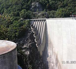 Valle Verzasca-Staudamm