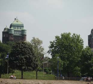 Denkmalgeschützte Brückenpfeiler in Ruhrort