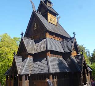 Wunderschöne alte Holzkirche