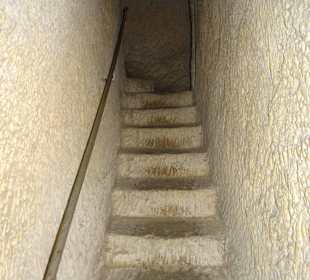 Unter der Erde im Luftschutzbunker