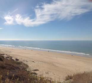 Der Strand ist ein knapper Kilometer vom Hotel entfernt