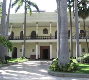 im Innenhof des Capitols