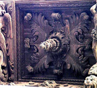 Balkon von unten aus gesehen