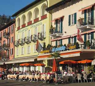 Uferpromenade mit Hotels / Ascona