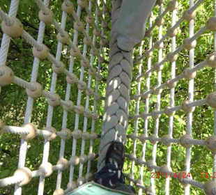 Spass für Jung und Alt - eine Seilbrücke