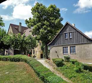 Im Burghof der Altenburg