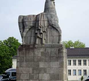 Die Rosselenker am Eingang zum Nordpark