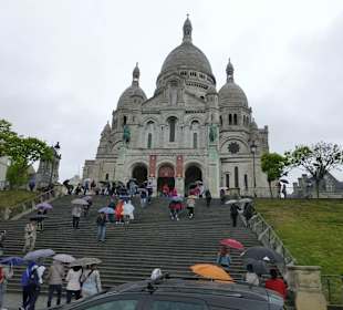 Basilika Sacre Coeur liegt auf dem Montm