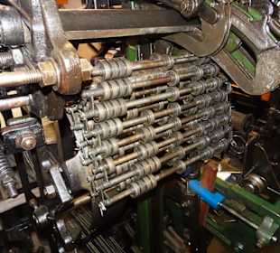 Rundgang durch die Maschinenhalle der Tuchfabrik