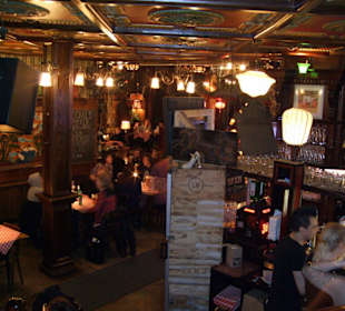 Blick von der Treppe nach unten