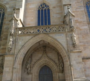 Portal an der Rückseite vom Dom (geschlossen)