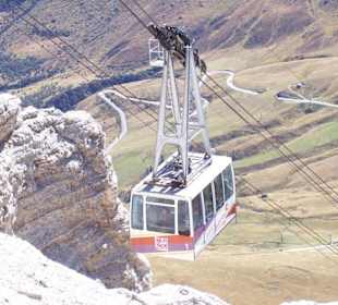Gondelfahrt auf den Sass Pordoi