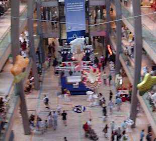 Blick auf die untere Ebene der Passage