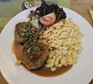 Fleischpflanzerl Rahmsoße Spätzle 12,90 €