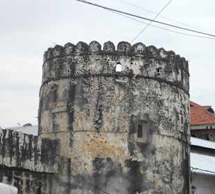 Der Turm der Stadtmauer von Stone Town