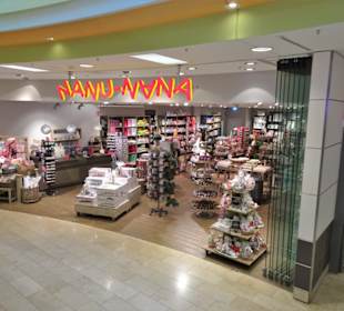 Rundgang durch das Einkaufszentrum Schlosshöfe