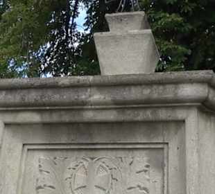 Platz am Kriegerdenkmal Auingen