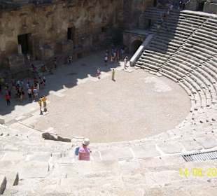 Theater mal ein bißchen breiter getroffen...