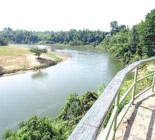 Zu Fuß über das Tham-Krasae-Viadukt