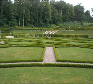 Neubepflanzung der Gartenanlage