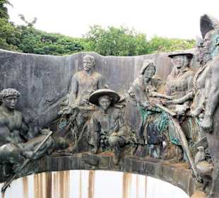 Denkmal für die Zuckerrohrschneider in Koloa