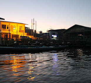 Sonnenaufgang am See