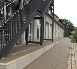 Burghof und Zehntscheune