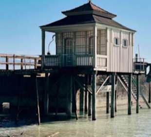 Schiffsanlegestelle - Badehaus