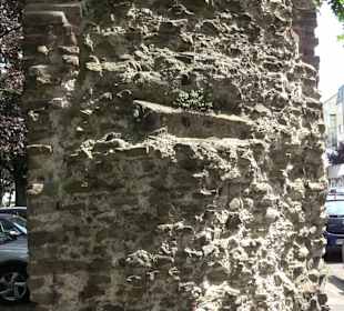 Römische Stadtmauer an der Burgmauer