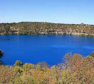 Blick vom Aussichtspunkt auf den Blue Lake