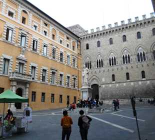 Piazza Salimbeni