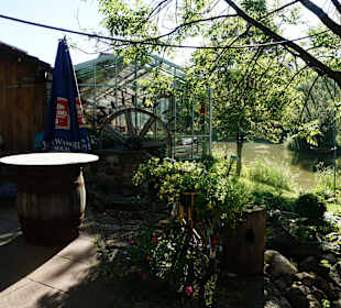 Vor dem Grillrestaurant Kneshecke