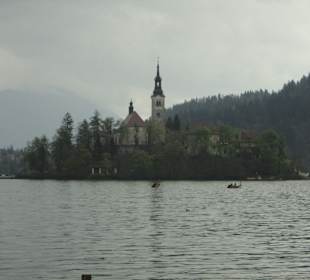 Wysepka na jeziorze Bled